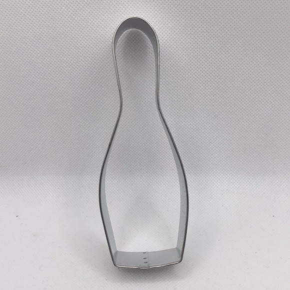Bundle of 4 Bowling Pin Shaped Cookie Cutters - Picture 2 of 7